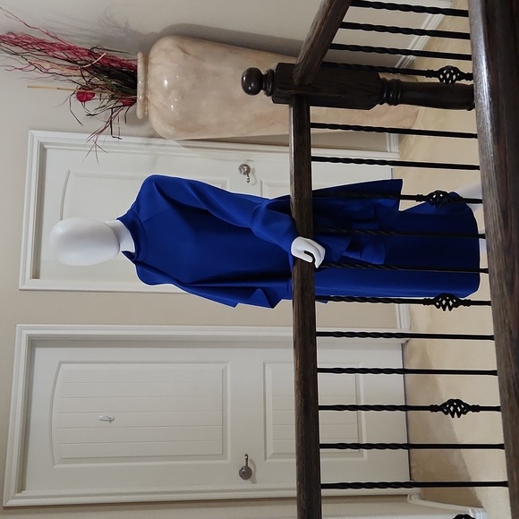 Beautiful Royal blue bell sleeve dress - Picture 6 of 8
